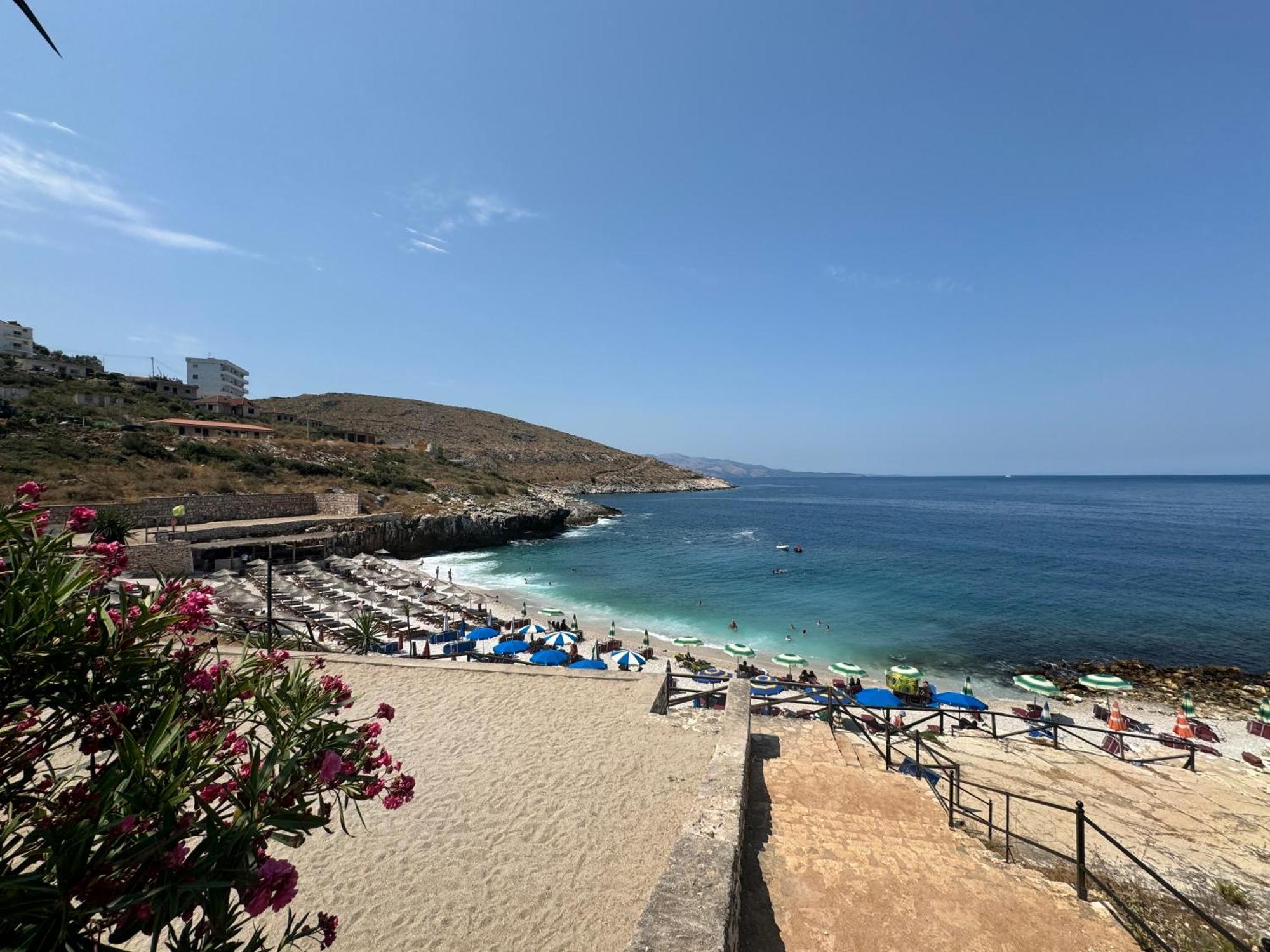 Teo Apartment ساراندا المظهر الخارجي الصورة
